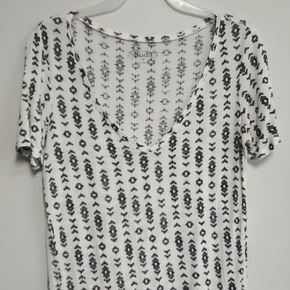 Black and white dress tee - Picture 2 of 4